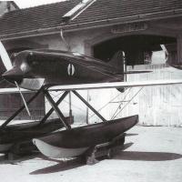 Idro M.52R presso un hangar dell'Aeronautica Macchi sito a Masnago (zona Varese)